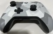 XBOX Hand Held Wireless Control For Xbox One White/grey