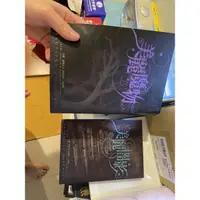 在飛比找蝦皮購物優惠-美麗魔物 美麗闇影 二手書