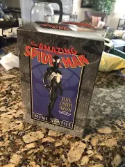 The Amazing Spider-man Mini Statue Black Symbiot Version 2002 2610/3000