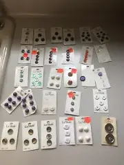 Sewing Notions Buttons 29 Total Cards La Mode La Petite Streamline Crest Vintage