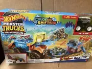 HOT WHEELS Colour Shifters - Monster Trucks Arena Smashers - 5 Alarm Rescue