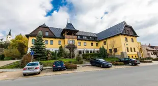 Valassky Hotel a Pivni lazne OGAR