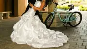Women’s Size 10 Moonlight Ivory E1761I MSRP $1725 Wedding Dress Strap/ Strapless