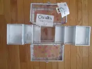 Caboodles Super Model Accordion Tray Train Case Fleur de Lis Clear has crack