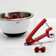 Nut cracker cherry Olive Pitter