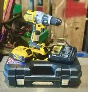 Dewalt DCD997CP2BT 20V Max XR 1/2 in Brushless Cordless Hammer Drill Kit - New