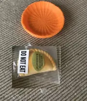 American Girl empanadas and orange OG plate for 18" doll