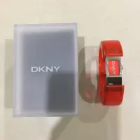 在飛比找蝦皮購物優惠-DKNY 女錶二手唷