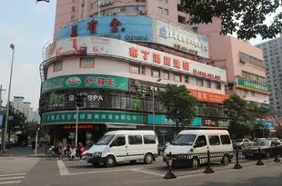 布丁酒店(上海豫園紅房子陸家浜路地鐵站店)Pod Inn (Shanghai Yu Garden, Red House and Lujiabang Metro Station branch)