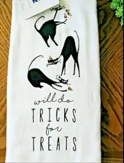 New Novogratz Halloween Candy Corn, Cats, Trick or Treat Kitchen Towels Set of 2
