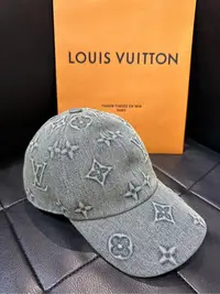 在飛比找Yahoo!奇摩拍賣優惠-【EZ兔購】~正品 LOUIS VUITTON LV 棒球 