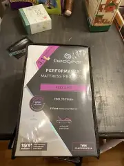 BedGear StretchWick 3.1 Mattress Protector Resists Stains Twin Bed Cool Touch