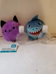 SET OF 2 REFILLABLE BOTTLE AND HOLDER, CAT/ SHARK