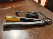GNH Mini Flat Iron Hair Straightener 1” BRAND NEW