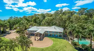 Royal Palms - Noosa Hinterland Retreat