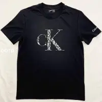 在飛比找Yahoo!奇摩拍賣優惠-衝評 現貨 黑灰幾何款 黑色 Calvin Klein T恤