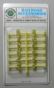 RR & Street Signs Bachmann Railroad Diorama Model HO Scale 42204