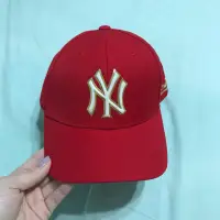 在飛比找蝦皮購物優惠-韓國MLB白logo金邊紅色洋基NY棒球帽