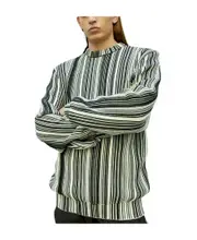 Pattern knitted sweater M Green