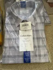 Calvin Klein Men’s Comfort Dress Shirt. Large 16-16.5 (34/35).
