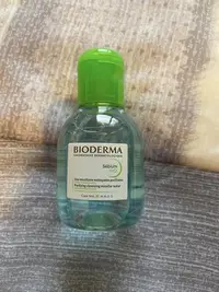 在飛比找Yahoo!奇摩拍賣優惠-Bioderma 貝膚黛瑪 平衡控油潔膚液100ml