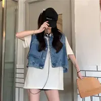 在飛比找momo購物網優惠-【BBHONEY】韓風不對稱造型短版牛仔背心(網美熱搜款)