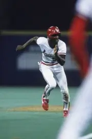 Willie McGee St Louis Cardinals runs to third base at Game 3 1985 - Old Photo