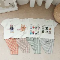 在飛比找momo購物網優惠-【艾比童裝】嬰兒 格紋動物套裝 寶寶短袖上衣 長褲(套裝系列