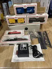 Model Power HO 6635 Shifter and Tender Pennsylvania train set Caboose Conrail