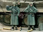 Verlinden 1/35 German Infantry in Overcoats Ardennes / Eastern Front (2 Fig) 893
