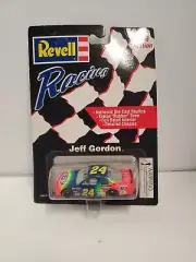 1:64 Revell Racing 1996 Edition #24 Jeff Gordon Dupont