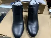 Woman's Boots Dr. Scholl's Kickstart Bootie Size 10 M