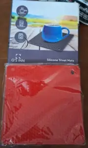 Q's Inn Silicone Pot Holders and Trivet mats Heat Resistant to 440°F set of 4