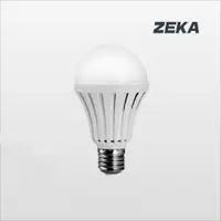 在飛比找松果購物優惠-【買二就送自由角度燈座】【ZEKA】｜LED智慧省電充電燈泡