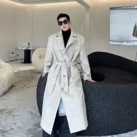 在飛比找蝦皮購物優惠-黑白森林 大衣 外套 2色韓國東大門金屬箱包扣痞帥高級感廓形