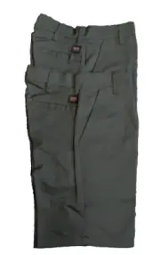 Red kap Men’s Size 24 Dark Green Uniform Work Shorts Set of 2! New with tags!