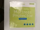 BRAND NEW Perago Single Bed Waterproof Mattress Protector Fitted Sheet Design