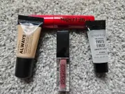 SMASHBOX ASSORT - SUPERFAN MASCARA/FOUNDATION/PHOTO FINISH/LIQUID LIPSTICK w/BAG