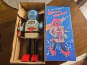 VINTAGE WIND-UP ROBOT TIN Toy Inter PLANET SPACE CAPTAIN With Key New In Box