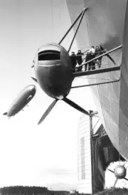 "GRAF ZEPPELIN" / HINDENBURG AIRSHIPS - PHOTO