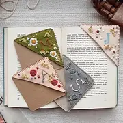 Personalized Hand Embroidered Corner Bookmark, 26 Letters Cute Flower Letter Embroidery Bookmarks, Felt Triangle Page Corner Handmade Bookmark, Felt Triangle B