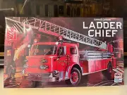 AMT American La France Ladder Chief Fire Engine Model 1/25
