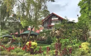 碧瑤野外小屋 - 洛格小屋飯店Safari Lodge Baguio by Log Cabin Hotel