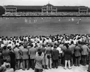 View Of Crowd At Lord's Watching Len Hutton;Jack Robertson 1949 OLD PHOTO