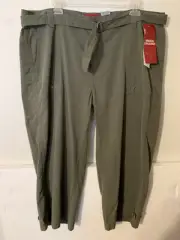 NWT Levi's Nouveau Low Slouch Capri Pants Size 18 Army Green Belted Rip Stop