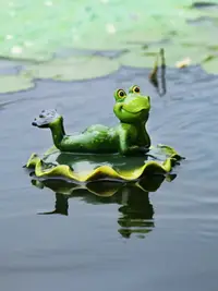 在飛比找樂天市場購物網優惠-花園裝飾庭院水景魚池魚缸水池造景仿真動物浮水青蛙樹脂漂浮擺件