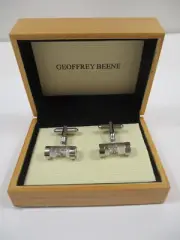 ** NEW Geoffrey Beene Hour Glass Cufflinks With Case