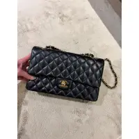 在飛比找蝦皮購物優惠-香奈兒CHANEL Classic 小羊皮 25cm 金釦 