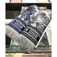 在飛比找蝦皮購物優惠-二手正品Dior 動物大花紋圍巾 羊絨披肩 Dior圍巾 暖