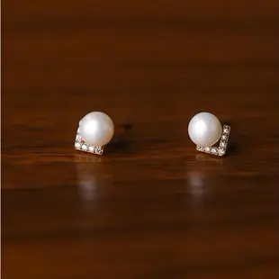 925純銀 V字母珍珠 天然淡水珍珠 天然白水晶 耳環耳針釘-金、銀 防抗過敏 (7.6折)